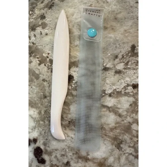 Martha Stewart Crafts Bone Folder Paper Creasing Tool w Storage Sleeve White Q3 - Picture 3 of 6